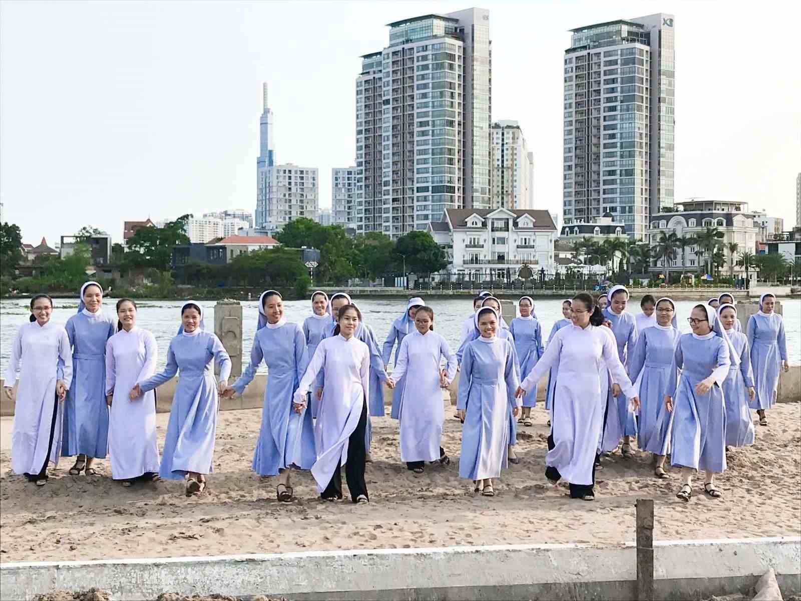 Thơ: Tình đầu La San